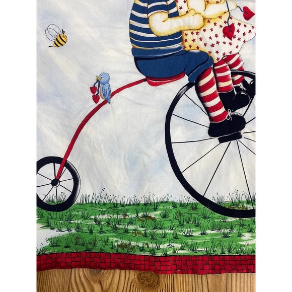 Raggedy Ann & Andy Fabric Wall Hangings Set of 2  28" x 20" - Picture 4 of 9